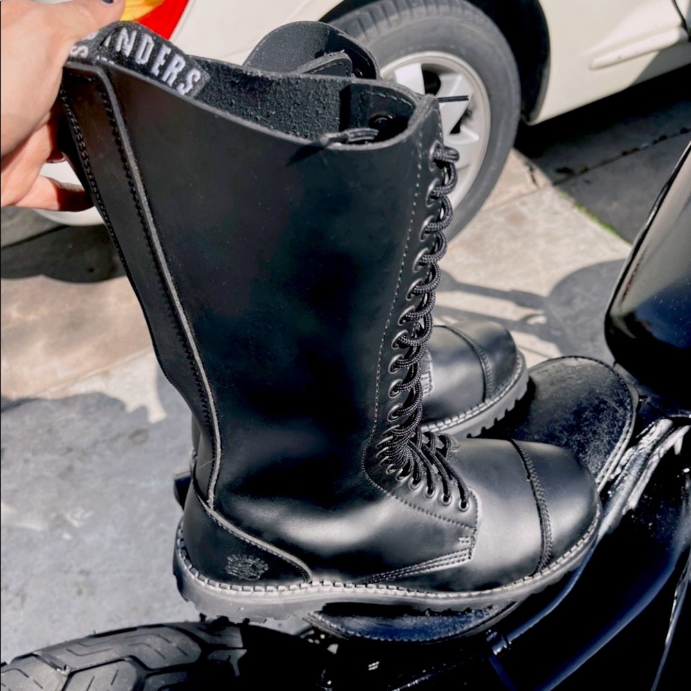 Grinders King 20 Hole Steeltoe Boots 10UK
